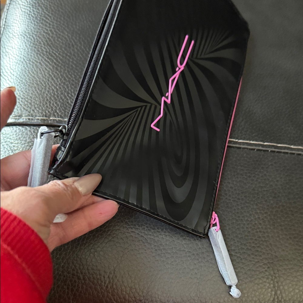 MAC Cosmetics Black and Pink Cosmetic Bag - Picture 4 of 4